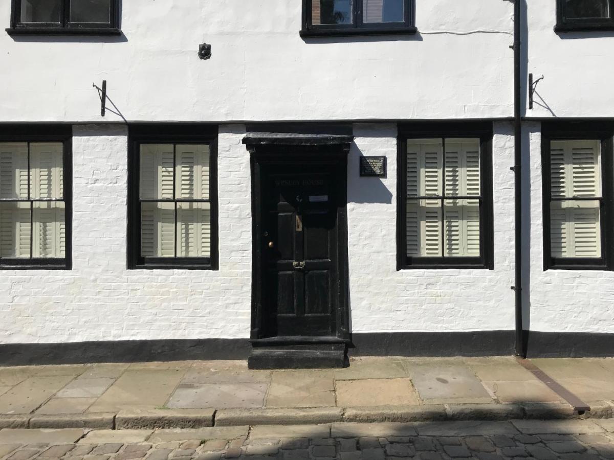 "Wesley House" Historic Home In Town Centre With Parking Shrewsbury Buitenkant foto